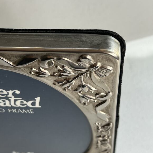 VTG Silver Plated Photo Frame Ornate Embossed Bows, Florals & Butterflies 5"x7" - Picture 3 of 9